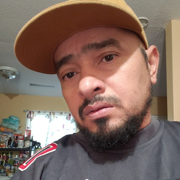 Meet your Posher, César - Picture 1 of 1